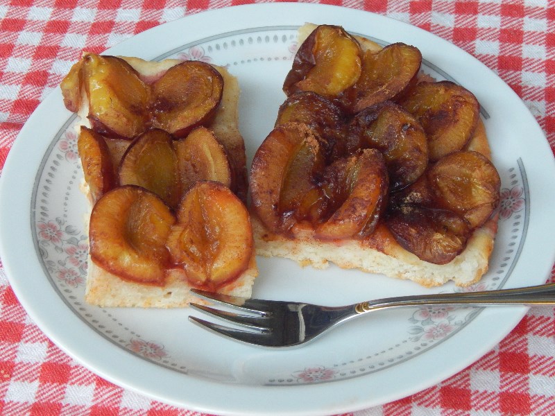 Zwetschenkuchen Serviervorschlag