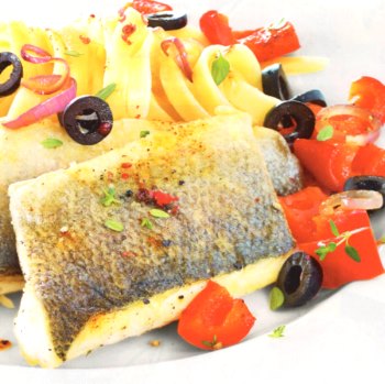 Wolfsbarsch mit Paprika-Oliven-Ragout wolfsbarsch mit paprika oliven ragout 2 20160822 1491413618